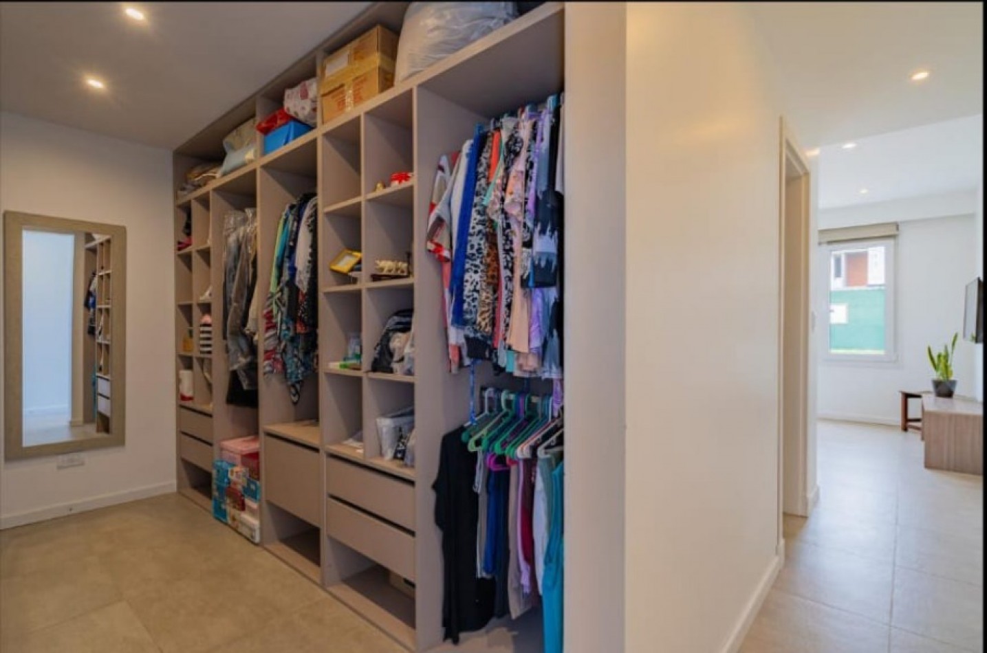 Excelente Residencia de Categoria con Piscina en Barrio Privado Tierras del Mar. Mar del Plata.