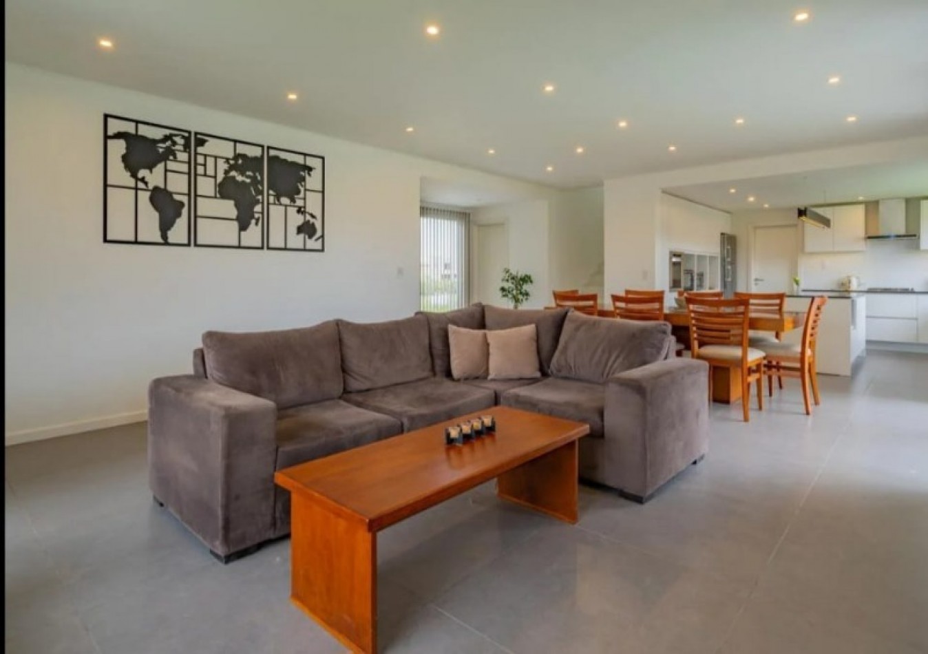 Excelente Residencia de Categoria con Piscina en Barrio Privado Tierras del Mar. Mar del Plata.