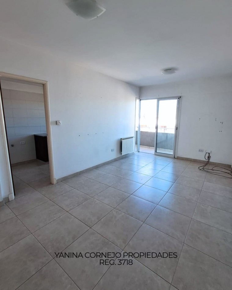 Departamento de 2 ambientes disposicion frente con balcon y cochera 