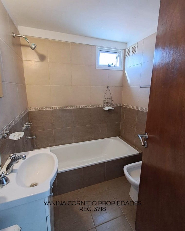 Departamento de 2 ambientes disposicion frente con balcon y cochera 