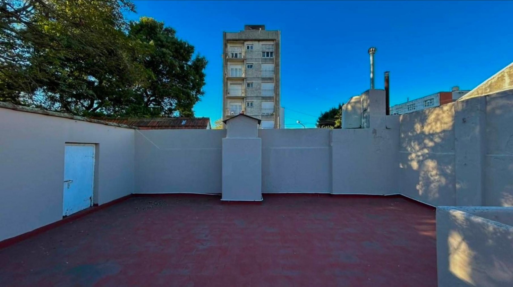  Casa en Ph 3 ambientes mas dependencia,  terraza propia con parrilla, y Garage 