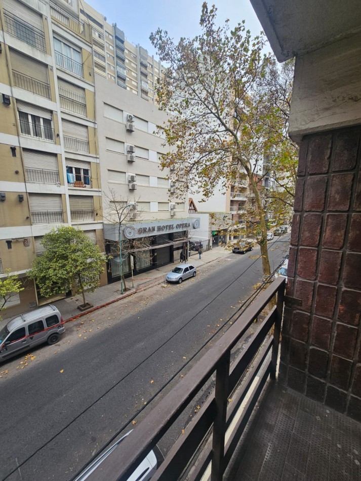 Dos ambientes en alquiler. Cerca de Guemes. Mar del Plata.