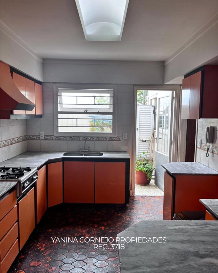  Alquiler 4 ambientes al frente con balcon-Bernardino Rivadavia 