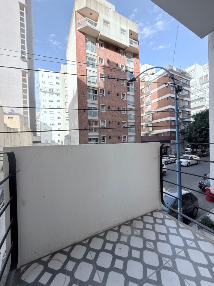 Departamento 2 ambientes al frente con balcon 