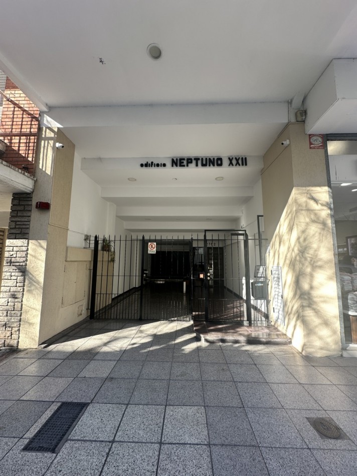 Departamento 2 ambientes con balcon y cochera zona Aldrey