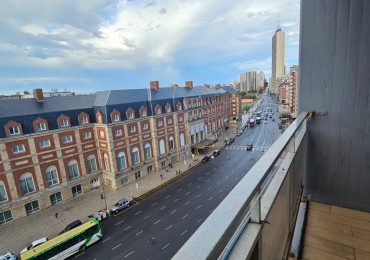 Departamento de 1 ambiente a la calle con balcon. 