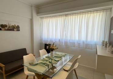 Un ambiente a la calle, centro, Mar del plata.