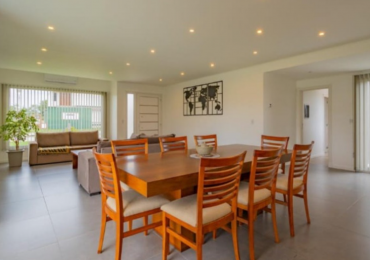 Excelente Residencia de Categoria con Piscina en Barrio Privado Tierras del Mar. Mar del Plata.