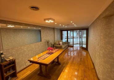 VENTA DEPARTAMENTO 4 AMBIENTES PISO COMPLETO MAS COCHERA Y DEPENDENCIA DE SERV.