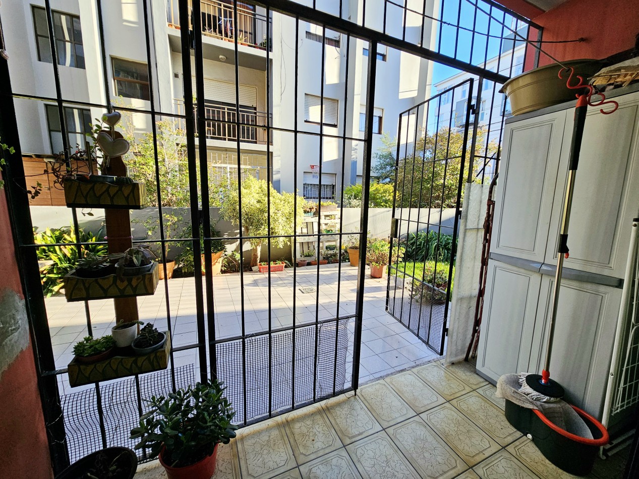 DEPARTAMENTO 4 AMBIENTES AL FRENTE CON PATIO APTO CREDITO